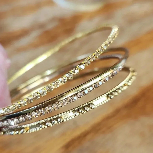 10 pc 3 sets Goldtone Bangles - Picture 3 of 10